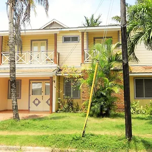 Apartment Flukers Suites 